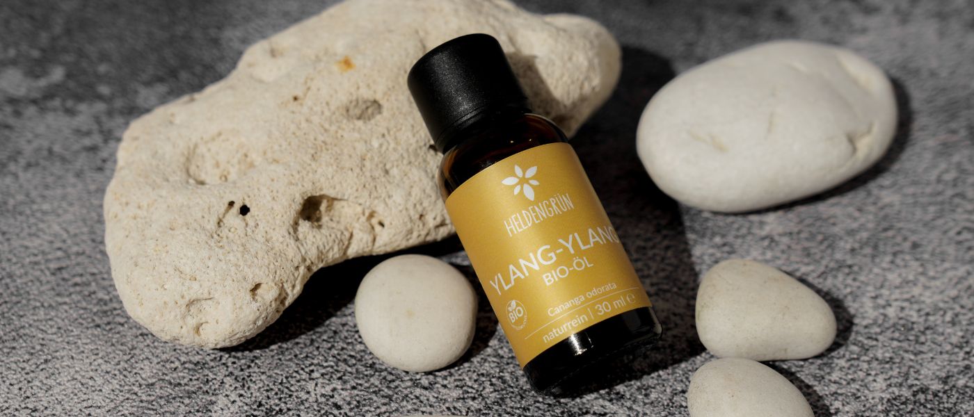 Ylang Ylang Öl » Inhaltsstoffe, Wirkung & Anwendung ✓