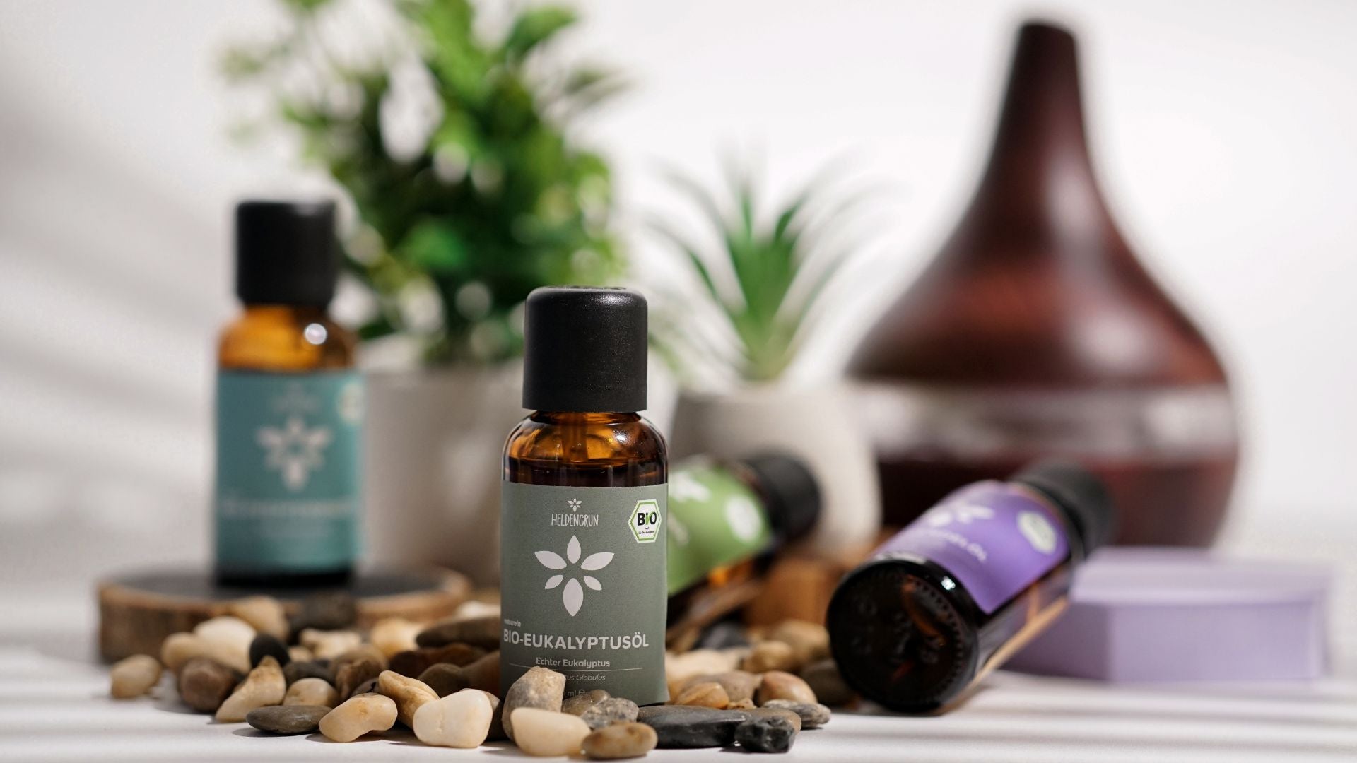 Ätherische Öle gegen Übelkeit: So hilft eine Aromatherapie ✓ – Heldengrün